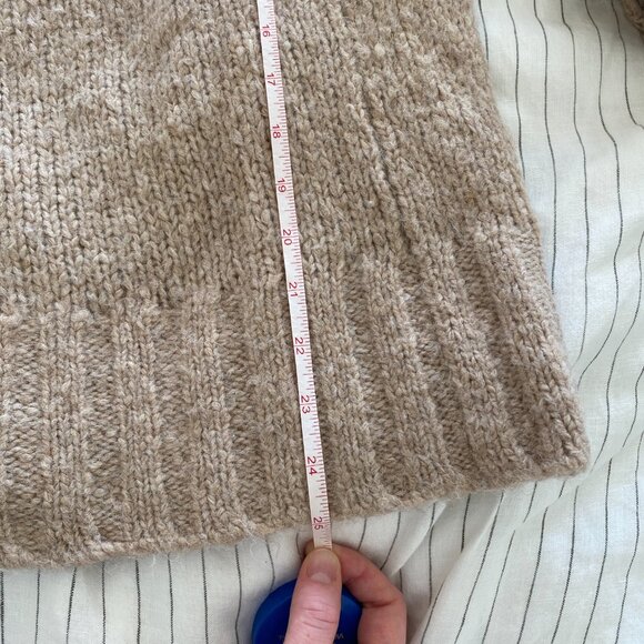 Aritzia Cozy Plutarch Sweater - Picture 4 of 4